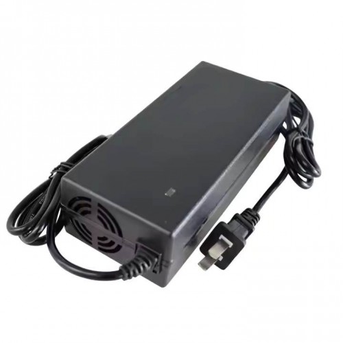 42V 4A Current Electric Bike Charger 72V Output Voltage 55W Adaptive Temperaturepicture2