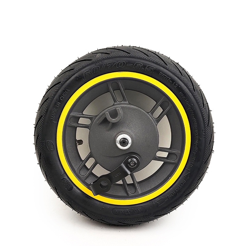 Scooter front wheel with drum brake assist hub 60/70-6.5